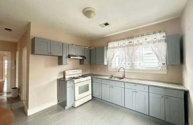 Photo of 322 Ashton Ave