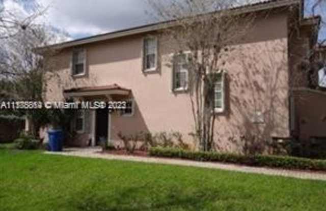 294 Las Brisas Cir