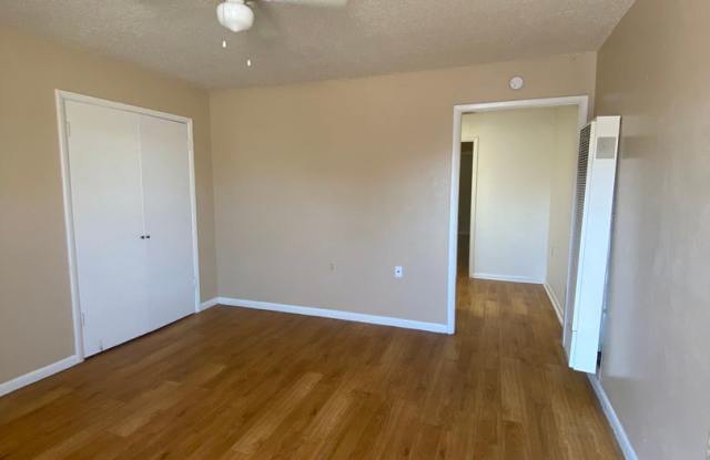 West Oaks Apartments