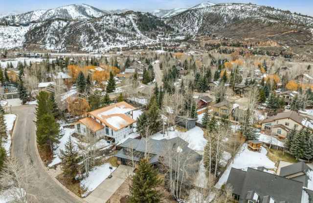 5172 E Meadows Drive