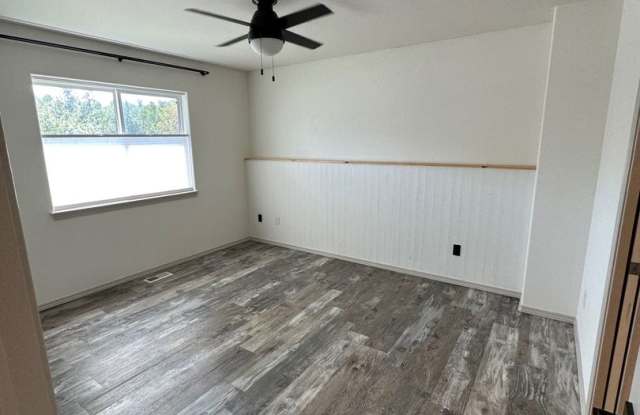 3 Bed / 2 Bath / Garage / Downtown Wasilla Townhouse
