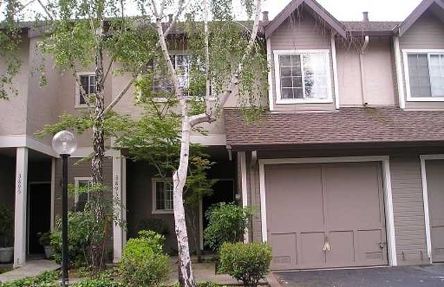Photo of Lovely Pleasanton Townhouse