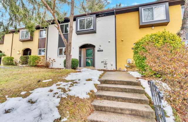 Spacious 3-bedroom, 2.5-bath townhome in Montgomery Village!