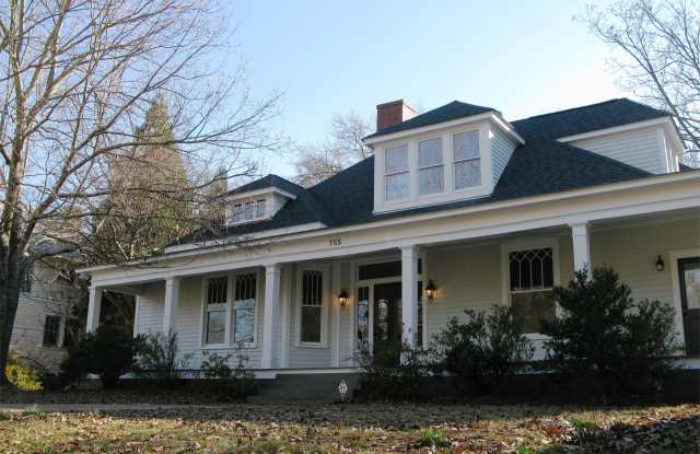 Photo of 785 Boulevard - 1