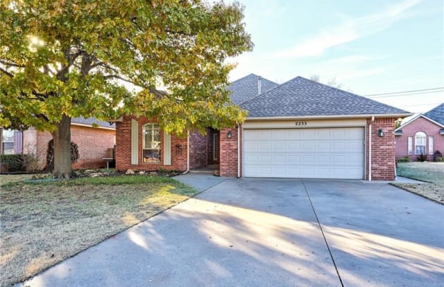 2233 Cobblestone Court - 2233 Cobblestone Court, Edmond, OK 73034