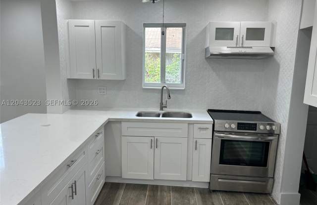 261 NW 49th St