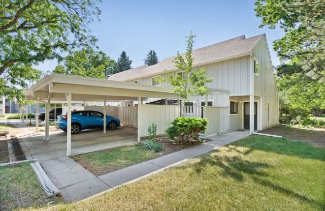 Updated 3-Bedroom End-Unit Townhome in Scotch Pines Condos