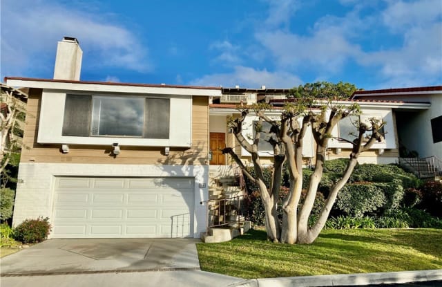 10 Ocean Crest Ct - 10 Ocean Crest Court, Rancho Palos Verdes, CA 90275