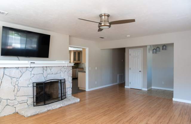 3339 West Cambridge Avenue