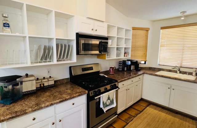 Photo of 325 West Santa Barbara - 1