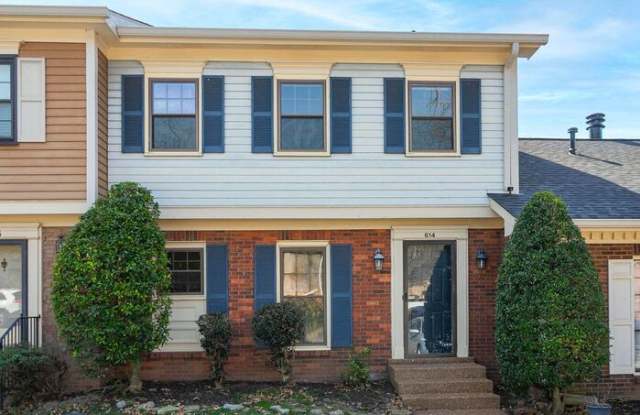 614 Brentwood Pointe