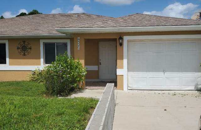 4520 Douglas Ln - 4520 Douglas Lane, Lehigh Acres, FL 33973