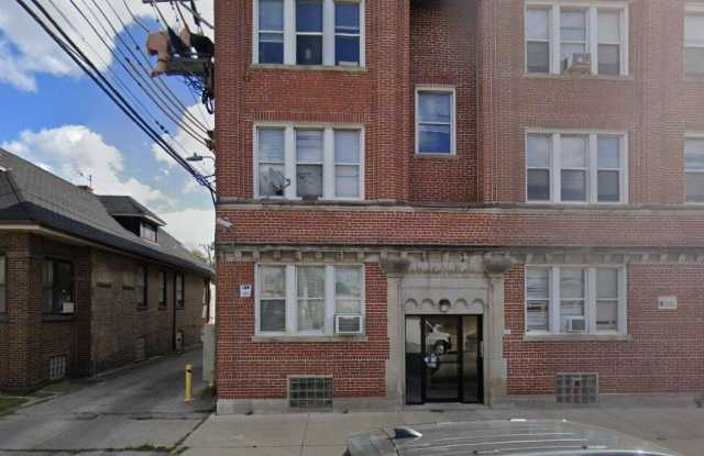 Photo of 7451 S Vernon Avenue unit: 1B