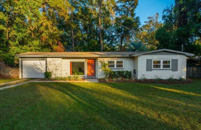 Photo of 3 Bed / 2 Bath in Levy Park