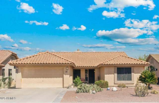 9814 W MENADOTA Drive