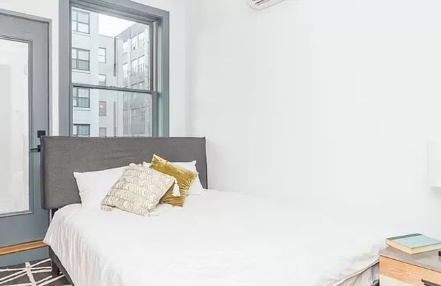 376 Bedford Ave photos photos