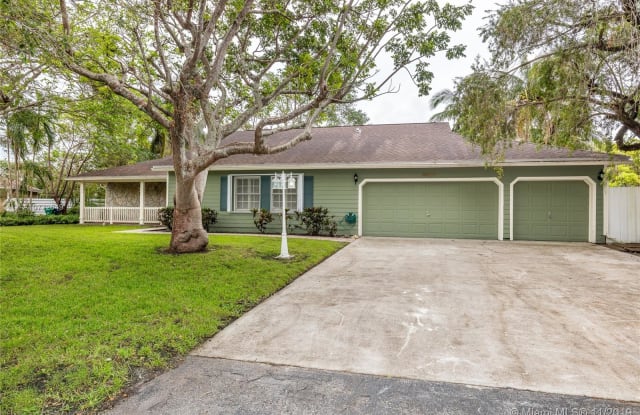 14860 SW 148th St Cir - 14860 Southwest 148th Street Circle, Country Walk, FL 33196