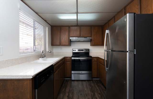 Immaculate 2 Bed/1 Bath in Chula Vista w/ 2 Parking Spots!