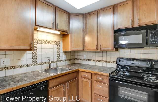 4909 Crooks Road, Unit E10