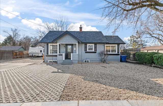 Beautiful 3 Bedroom 3 Bathroom Home on the Boise Bench