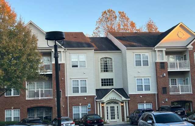 Photo of 2003 CONNOR Court unit: 703L