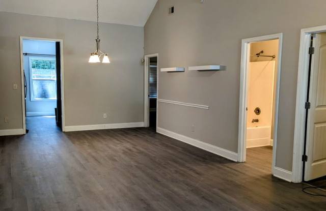 *Rent Special* 3 bedroom 2 bath home on the northside of town!