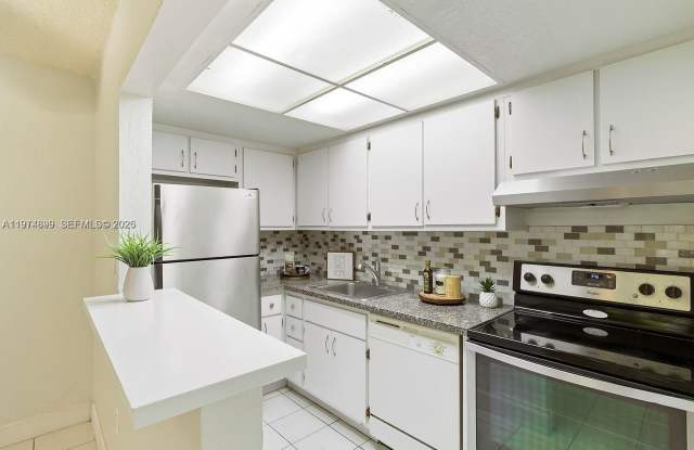 6530 NW Lake Patricia