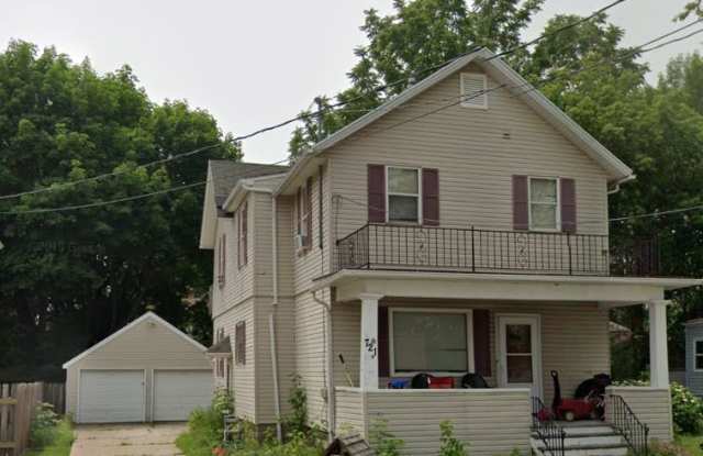 721 West Lawrence Street - 721 1/2