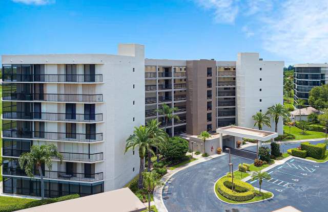 5279 Fountains Drive S