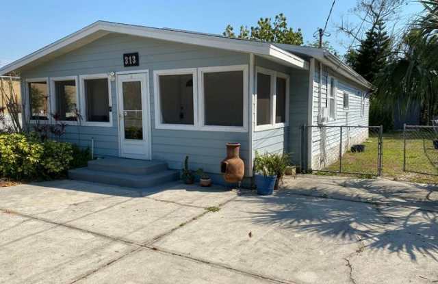 313 South Observatory Drive