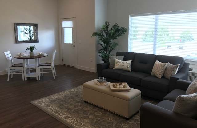 Summit Units - High End 2 Bedrooms 2 Bathrooms ** 2 weeks free rent with 1 year lease**