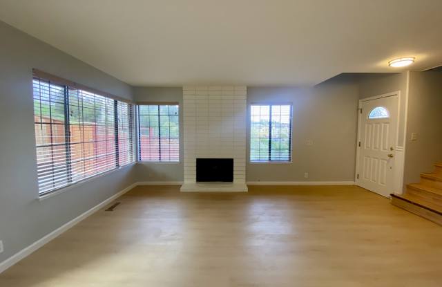 18051 Hillwood Ln
