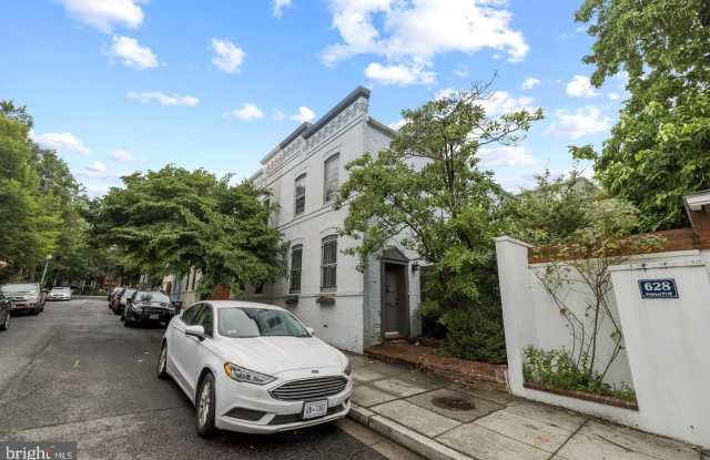 624 PICKFORD PLACE NE