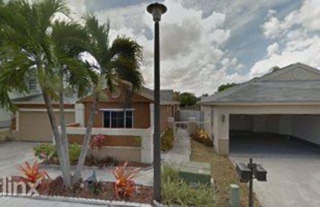 349 W Riverbend Dr - 349 West Riverbend Drive, Sunrise, FL 33326