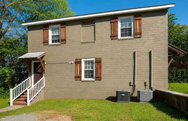 312 North Jefferson Street Northeast Unit B