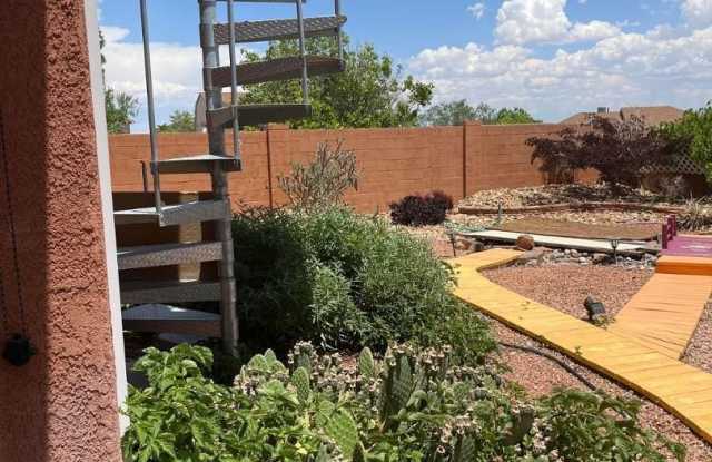 6916 Albany Hills Drive NE