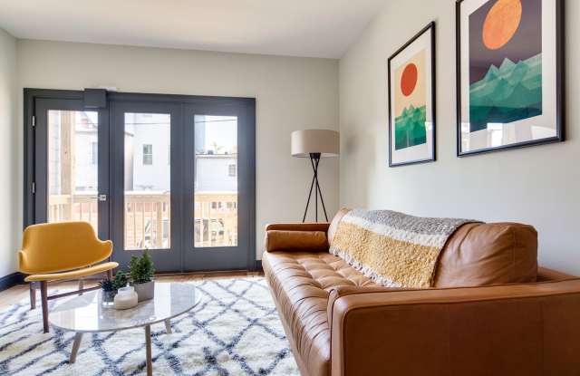 410 - 412 Richardson PL NW