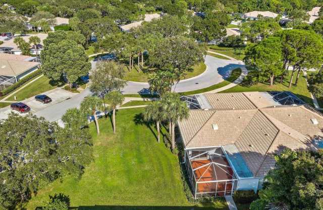 7801 Geminata Oak Court