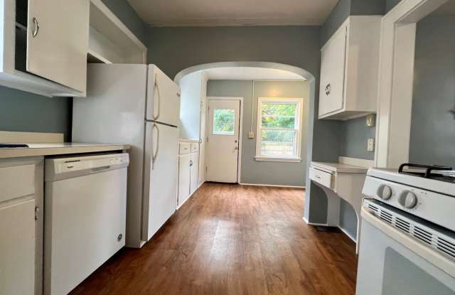 Spacious super clean 3 BR home close to Bayfront, UPMC Hamot and downtown, Convenient to LECOM