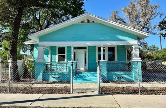 Photo of 1504 E 33RD AVENUE