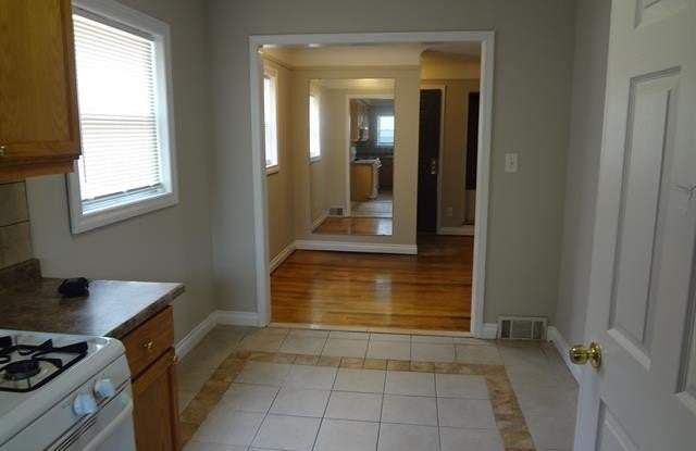 21437 LAKEBREEZE Street