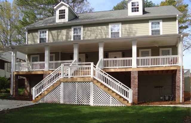 128 Brook Cir SE