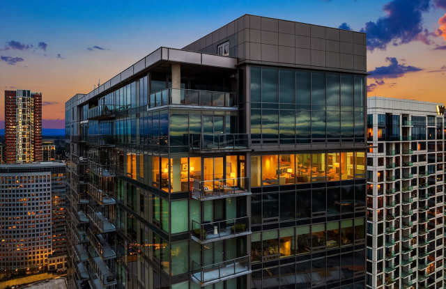 3Bd/2.5Ba Bellevue Condo