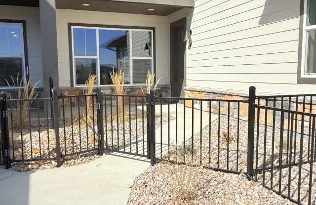 938 Schlagel St - 4Unit 4