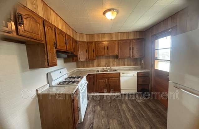 Photo of 922 Vankirk - 1