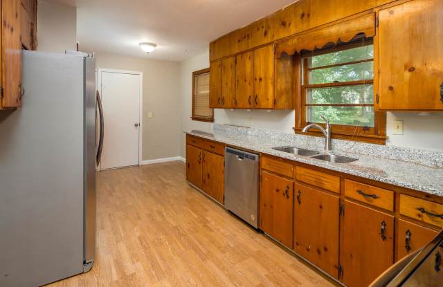 2004 Rosewood Drive Northwest