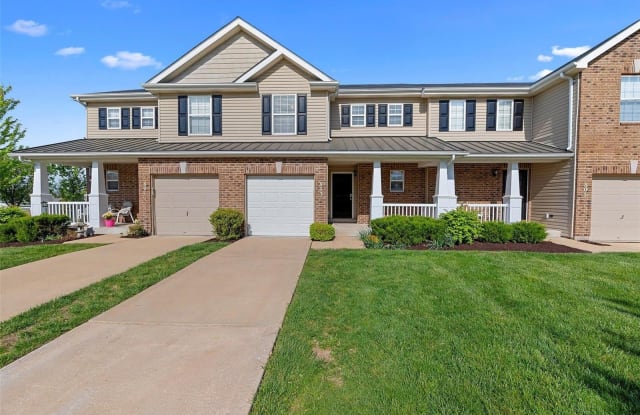 803 Country Field Drive - 803 Country Field Drive, O'Fallon, MO 63367