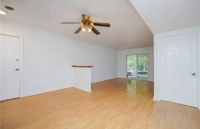 Photo of 65 Elmwood Park Dr