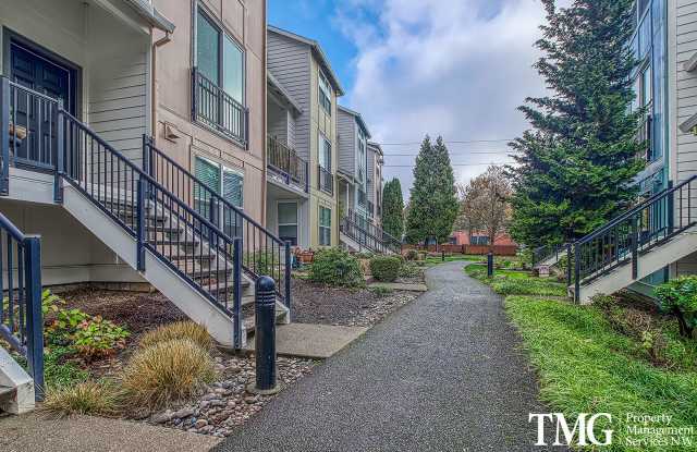 Bright  Open Living in Tanasbourne Tech Corridor