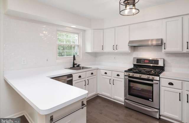 Piney Orchard Garage Townhome